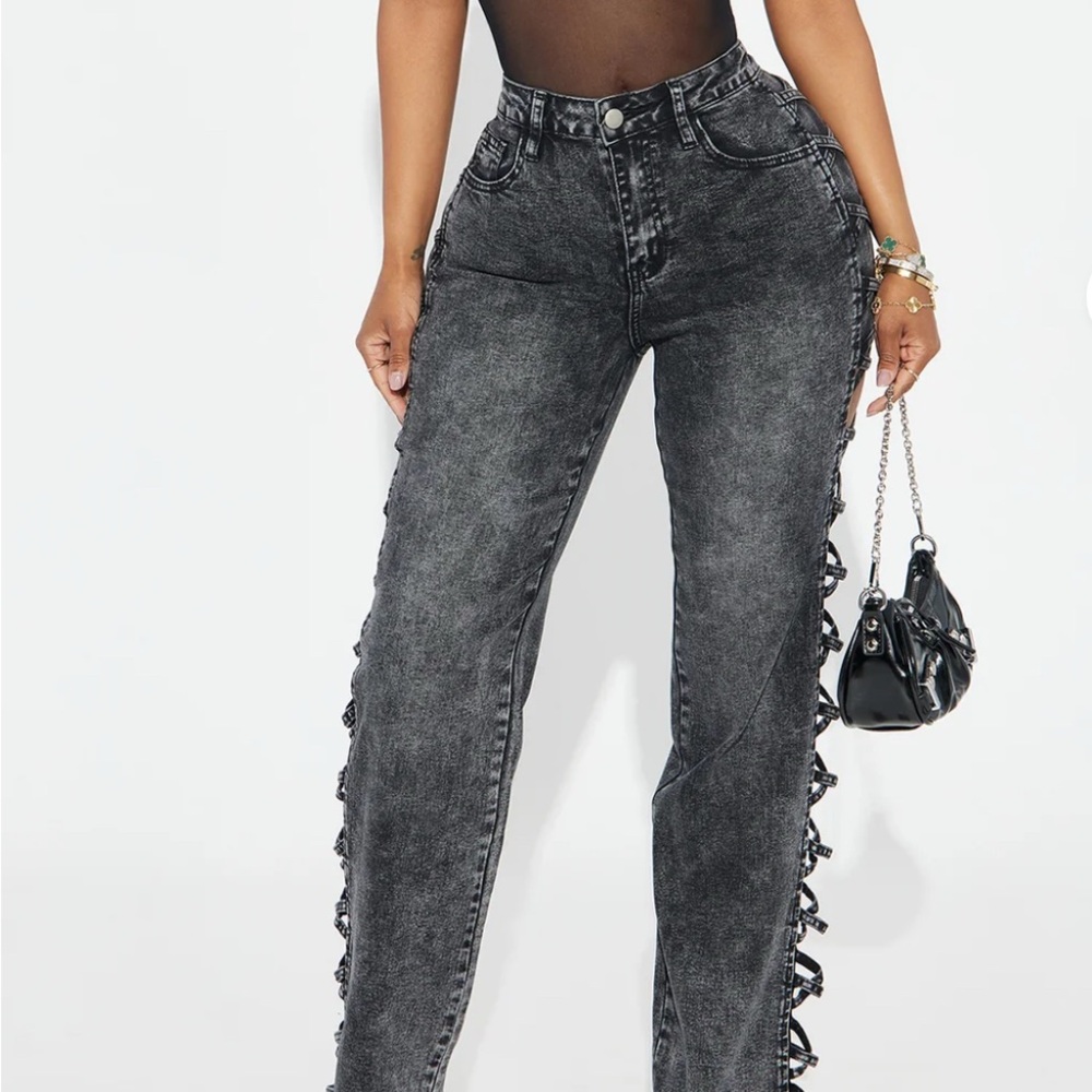 Women's Black High-Waisted Jeans